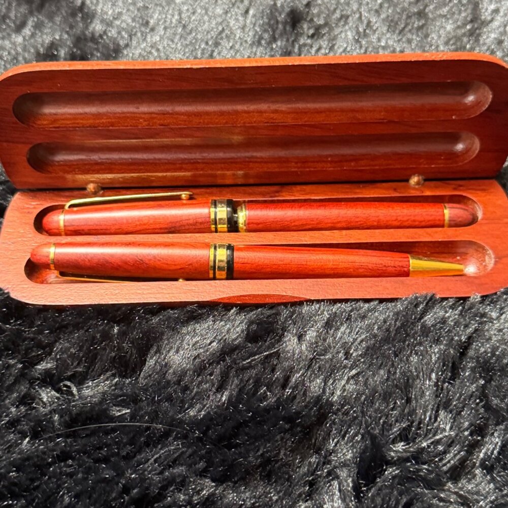 Luxury Red Wood Ballpoint Pen Set With Matching Wooden Case